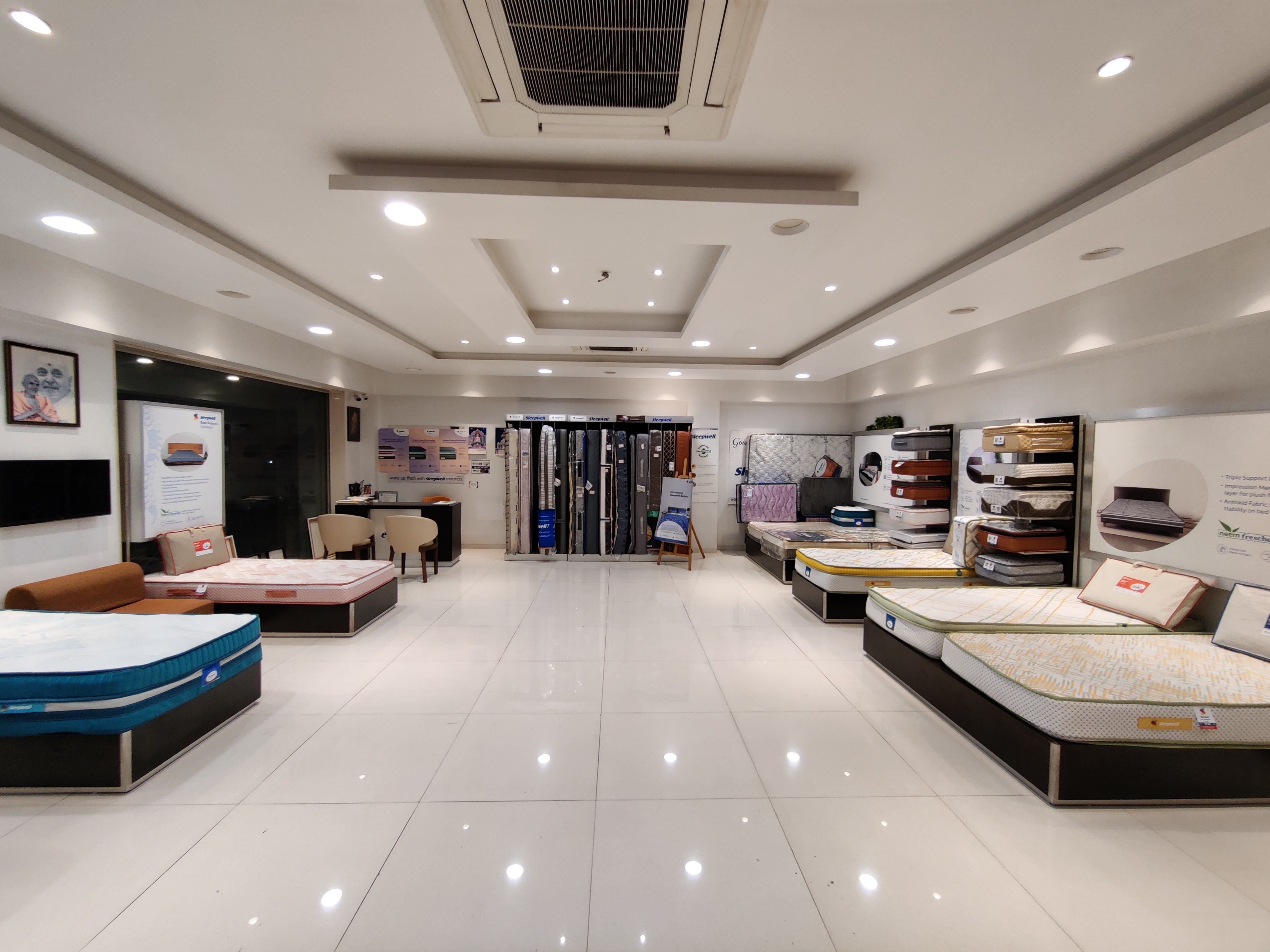 Showroom flooring display